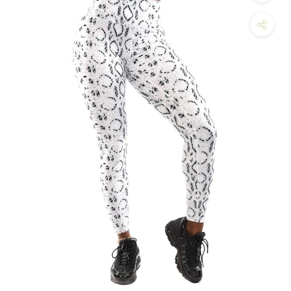 Til You Collapse White Cobra Effortless Leggings - Picture 1 of 6